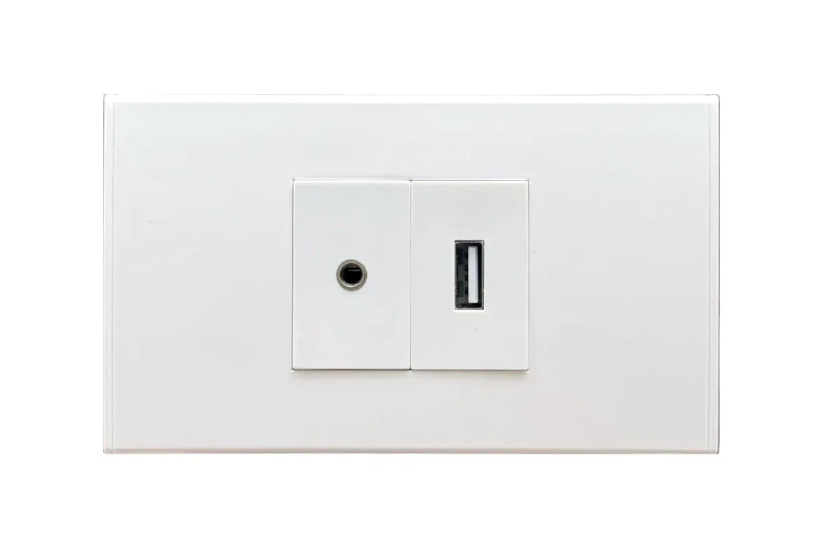 Thai-Conference LT-3.5-USB เต้ารับสัญญาณติดผนัง Miniphone+USB